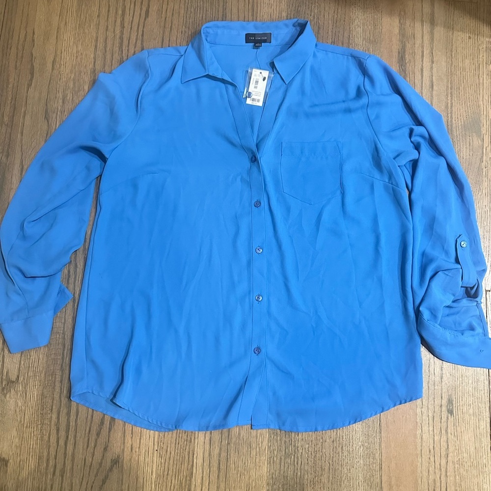 The Limited NWT Beautiful Blue Button Down Blouse-Size Large